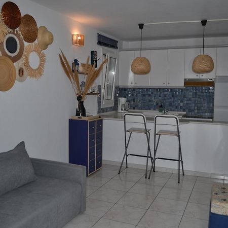 Evaliana Seaside Apartment Palaiontsiflikion Exterior photo