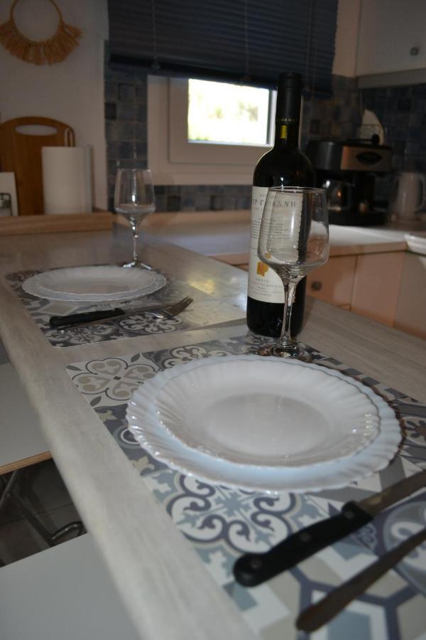 Evaliana Seaside Apartment Palaiontsiflikion Exterior photo