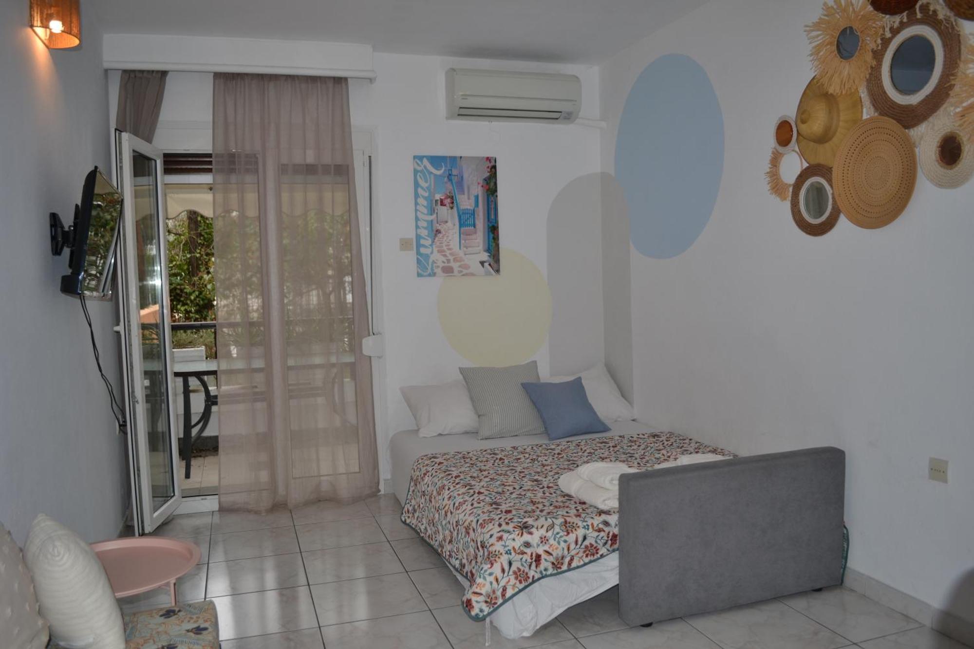 Evaliana Seaside Apartment Palaiontsiflikion Exterior photo